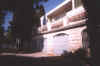 garage.jpg (36527 bytes)